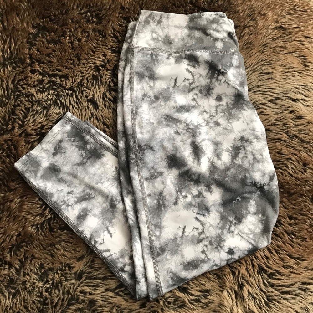 Juniors Avia marble workout capris size XL